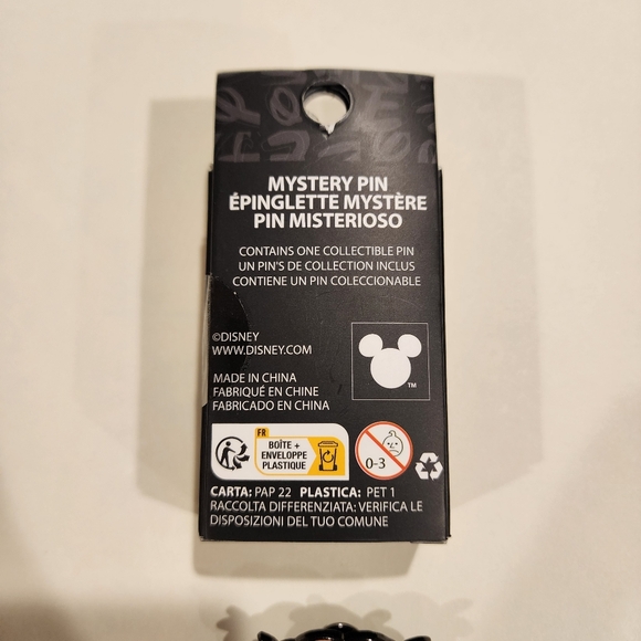 Loungefly Disney Mickey & Friends Daisy Sunset Beach Blind Box Pin Opened - Picture 9 of 11